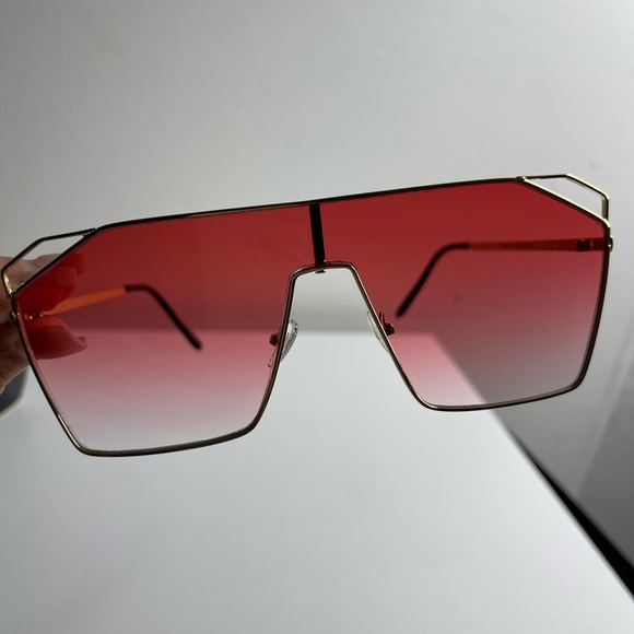 Sunglasses - Picture 4 of 7